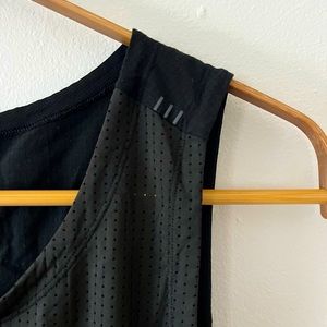 men’s lululemon mesh tank